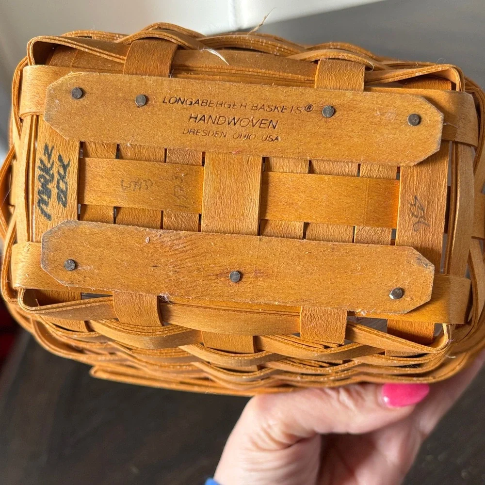 Longaberger‎ Easter Basket with Handle - great quality and timeless